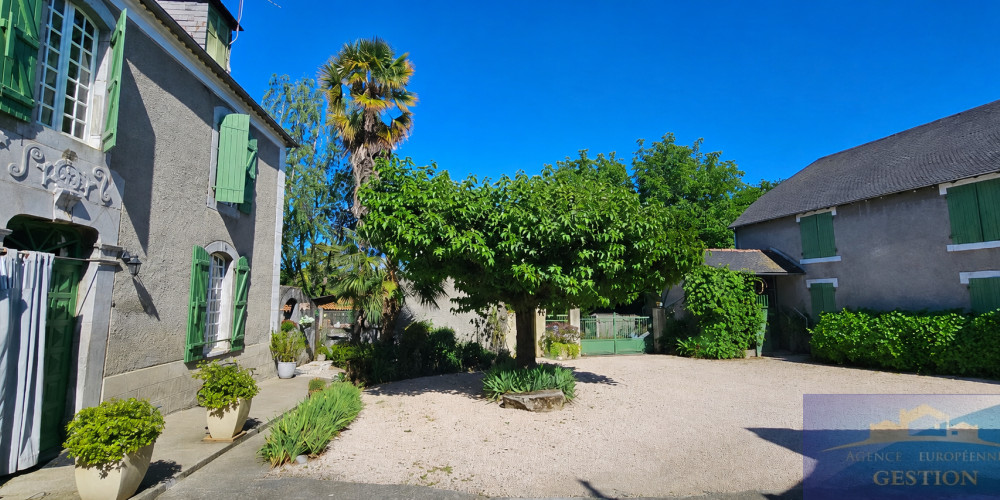 maison à LAMARQUE PONTACQ (65380)